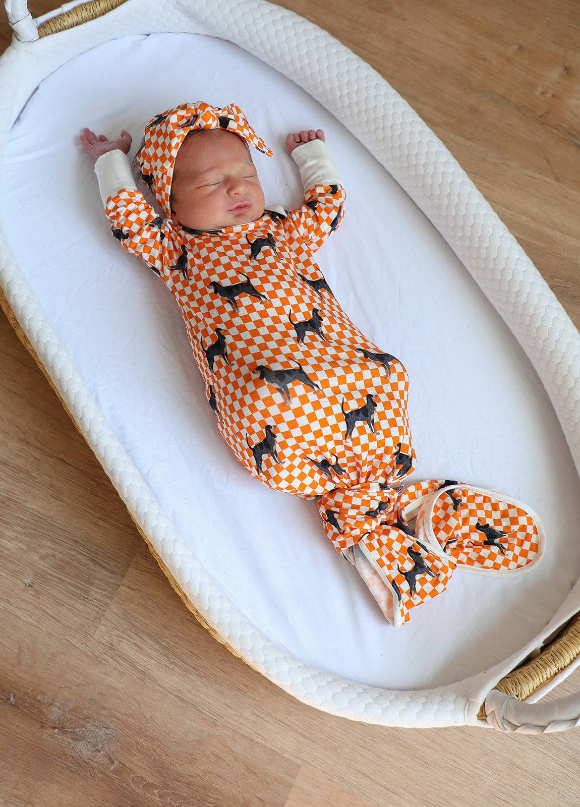 Coonhound Bamboo Knotted Gown: Newborn