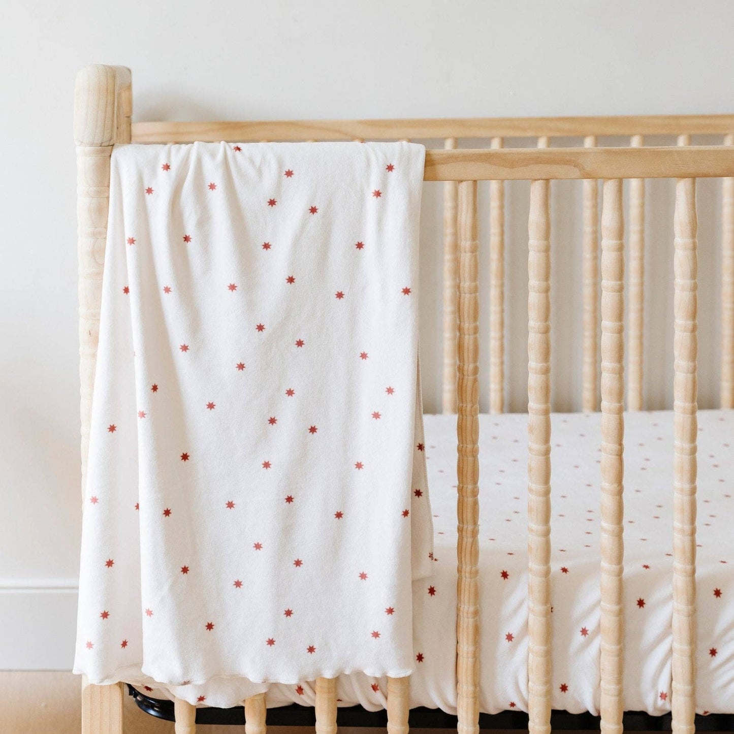 Saranoni - MINKY STRETCH LUXE SWADDLE/BLANKET: Apple