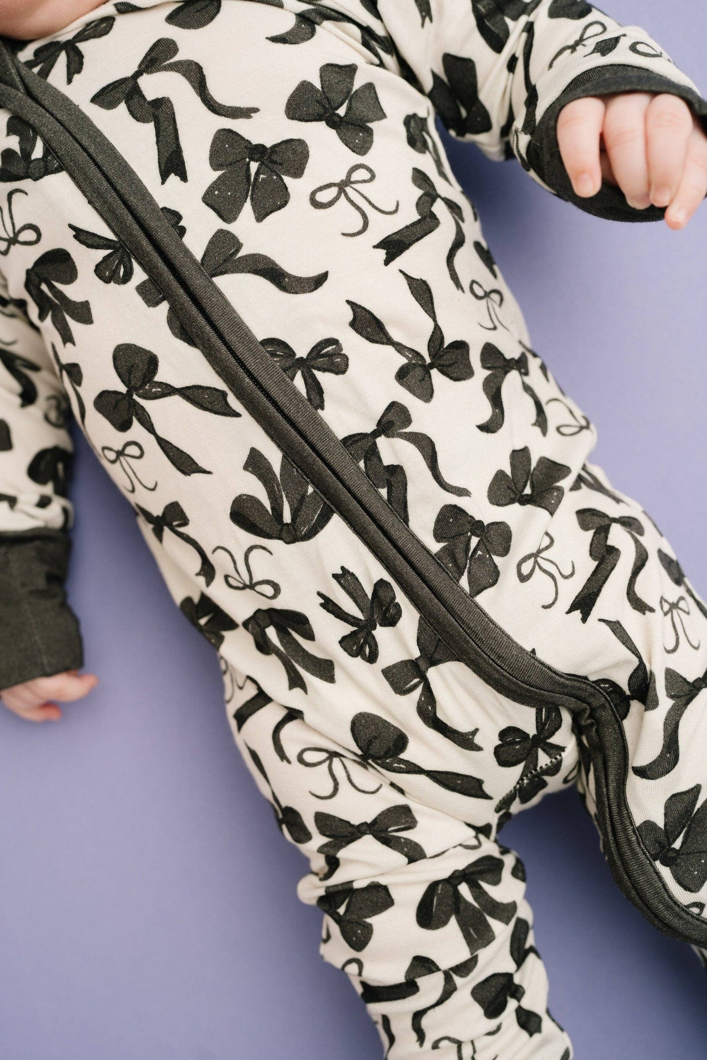 Monochrome Bows Bamboo Sleeper