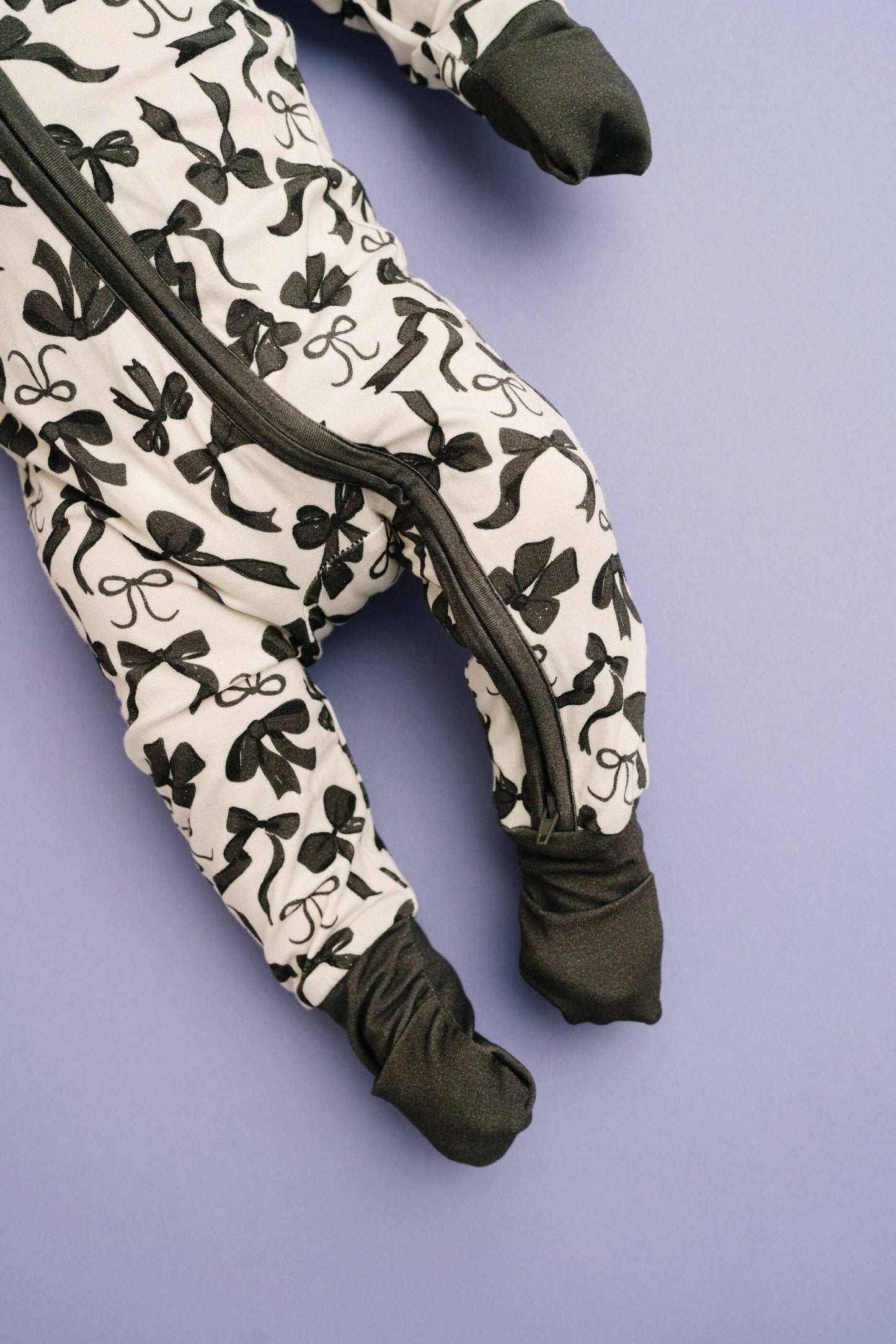 Monochrome Bows Bamboo Sleeper