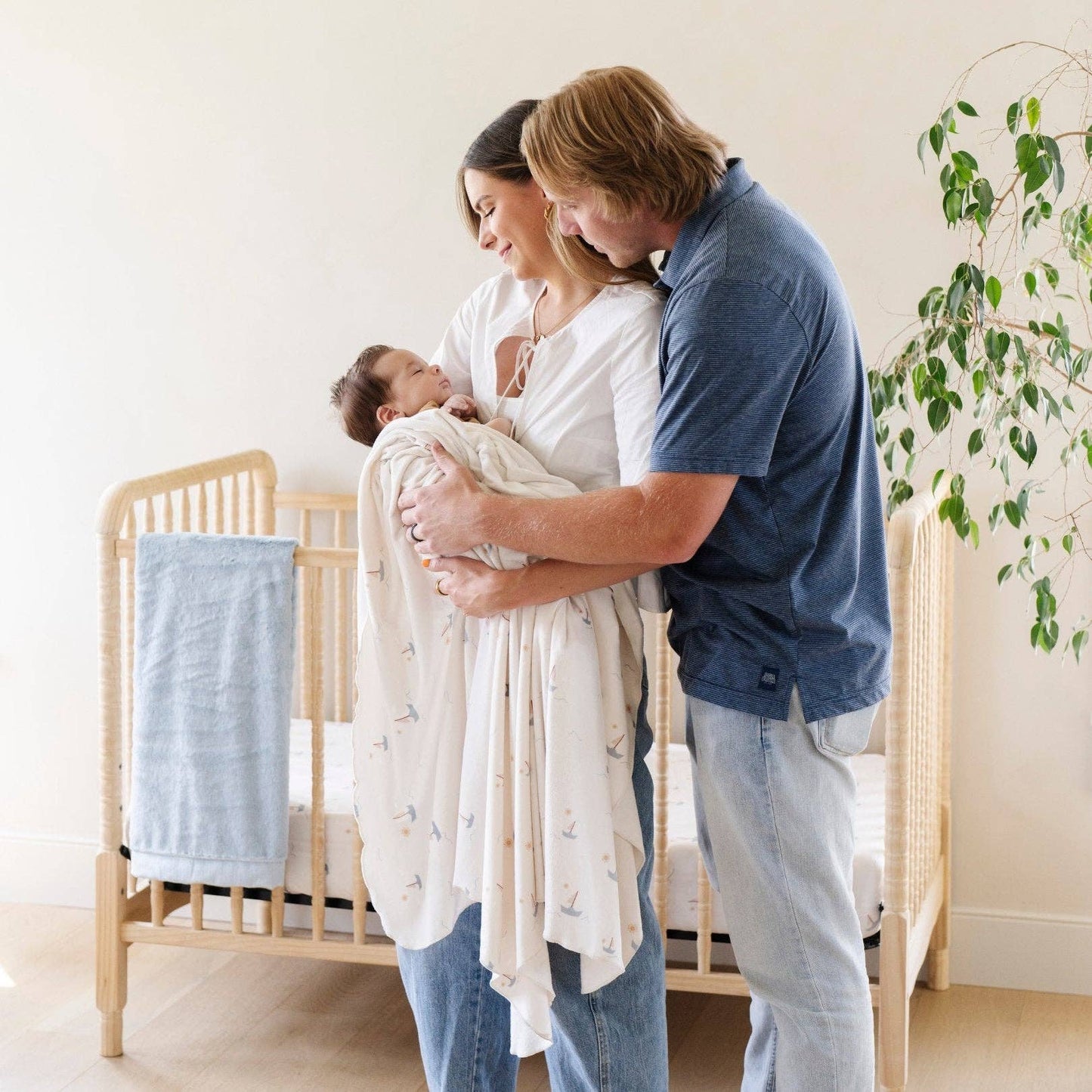Saranoni - MINKY STRETCH LUXE SWADDLE/BLANKET: Butterfly
