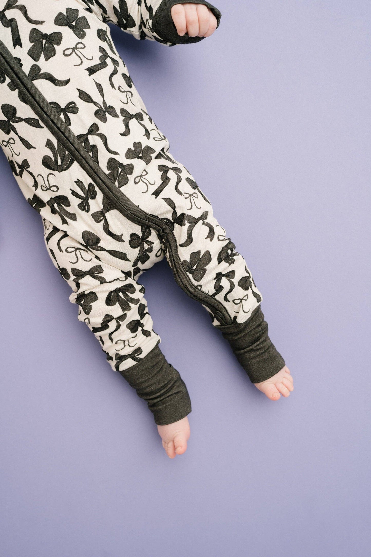 Monochrome Bows Bamboo Sleeper