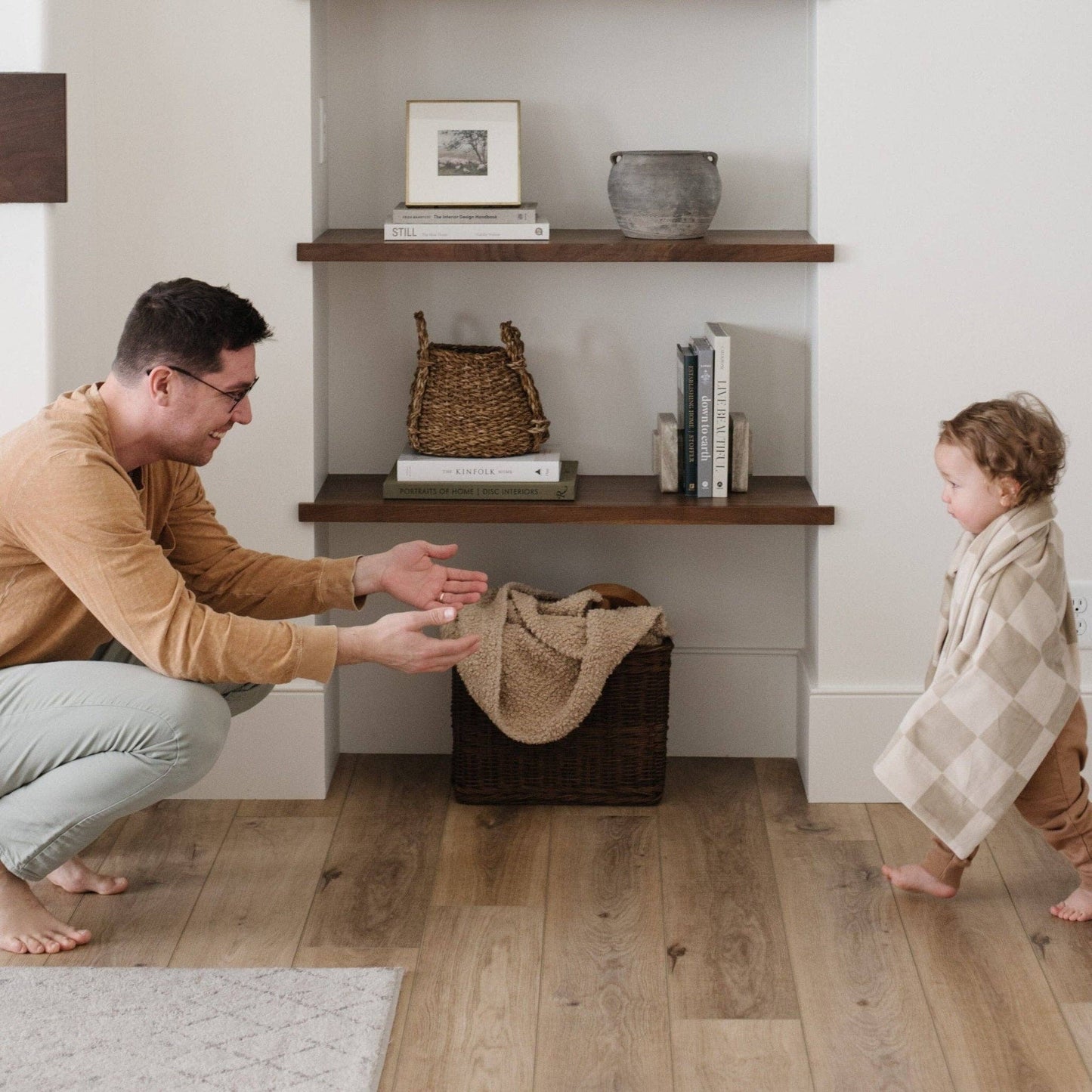 Saranoni - MINKY STRETCH RECEIVING BLANKETS: Grid