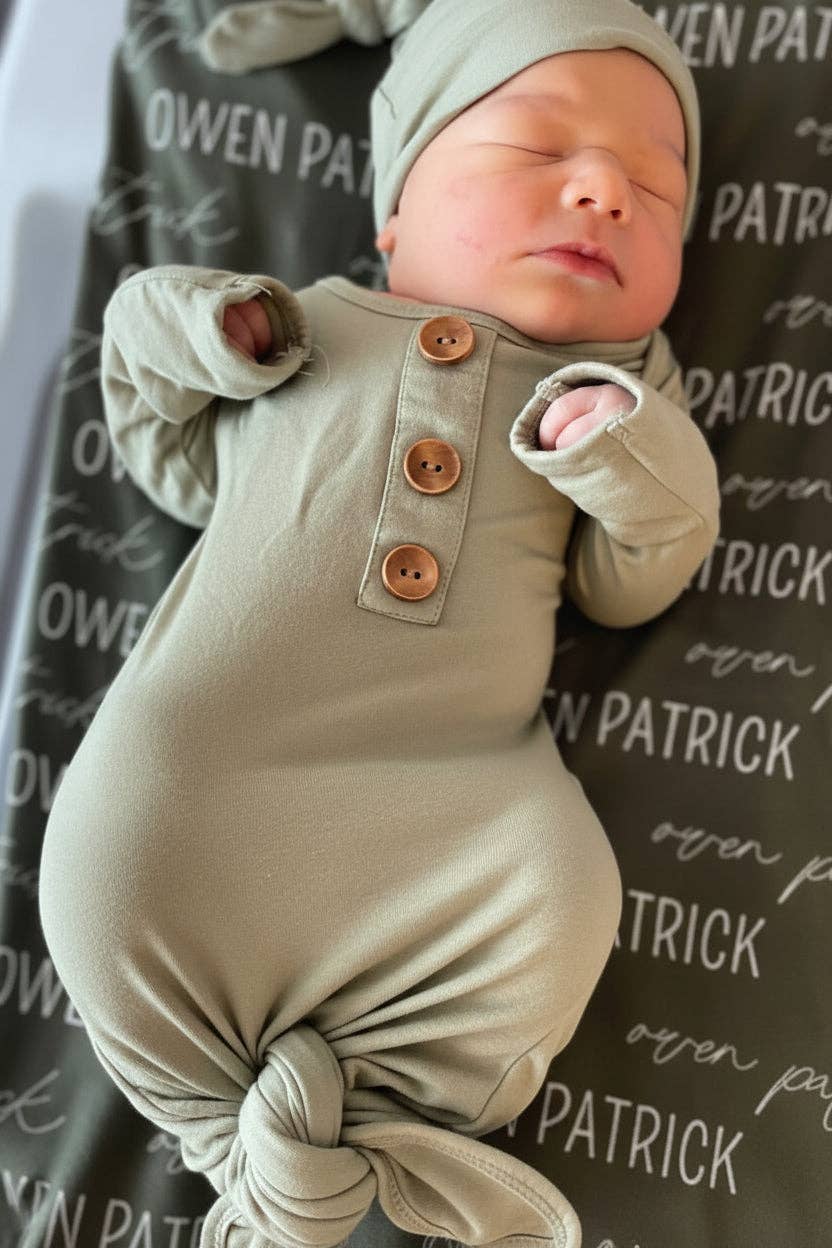 Solid Moss Bamboo Baby Knot Gown & Hat: Newborn / 7-14lbs+