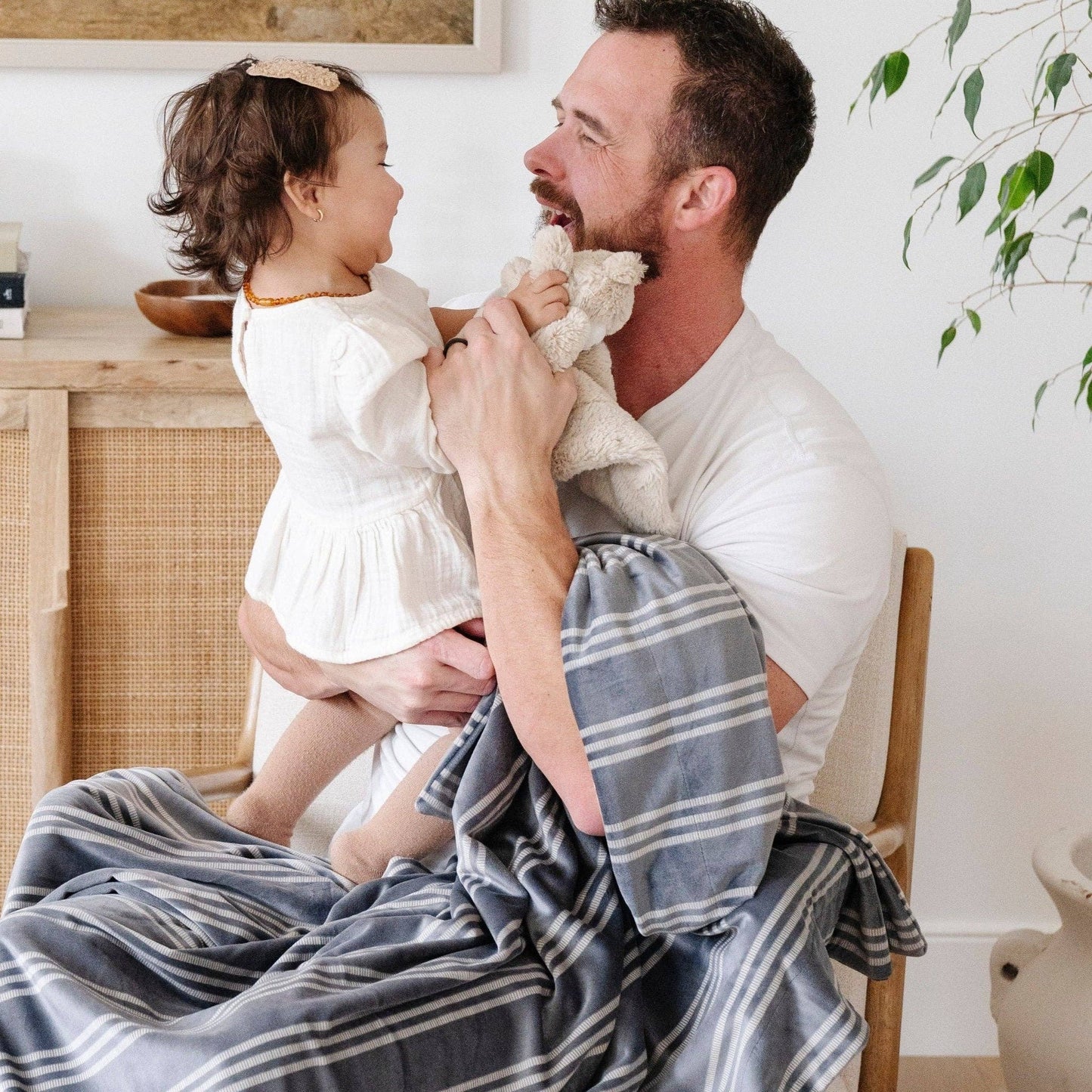 Saranoni - MINKY STRETCH RECEIVING BLANKETS: Farm Animals